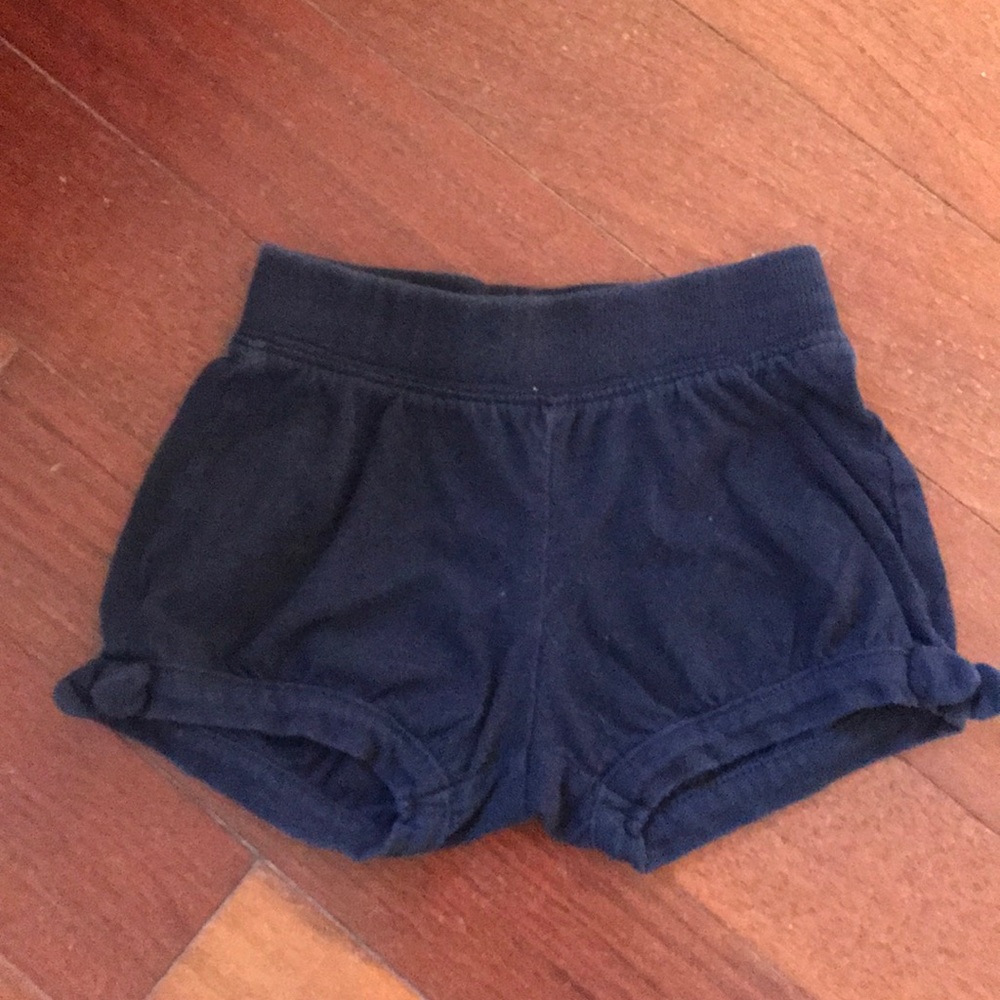 BUNDLE: 7 adorable Oshkosh pieces - Picture 5 of 7